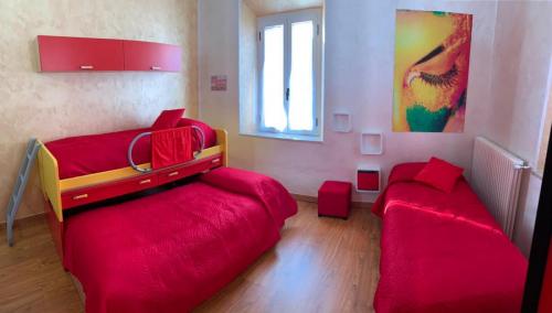 ZWEITES SCHLAFZIMMER